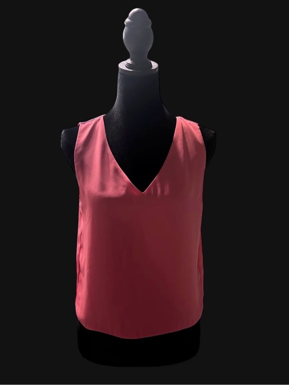 Aritzia Babaton Coral Sleeveless V-Neck Tank Top
